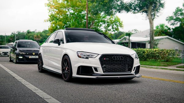 Transform your motorcycle with stunning custom graphics